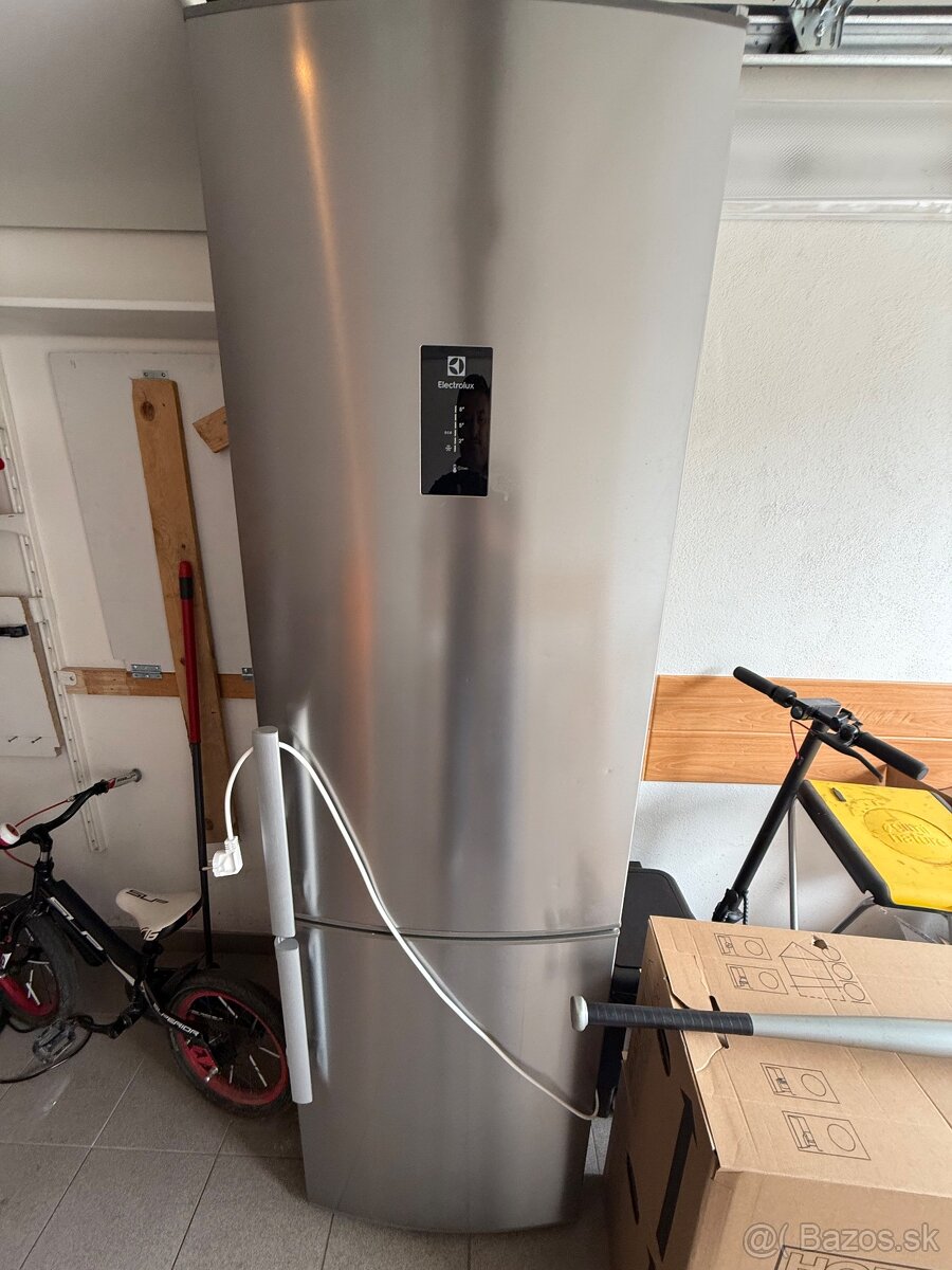 Kombinovana chladnicka Elektrolux EN 3854 NOX