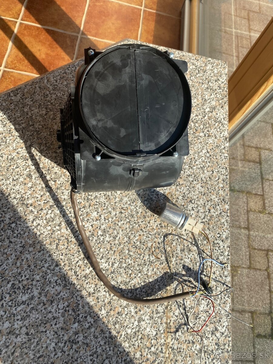 Nepoužitý ventilátor do digestora