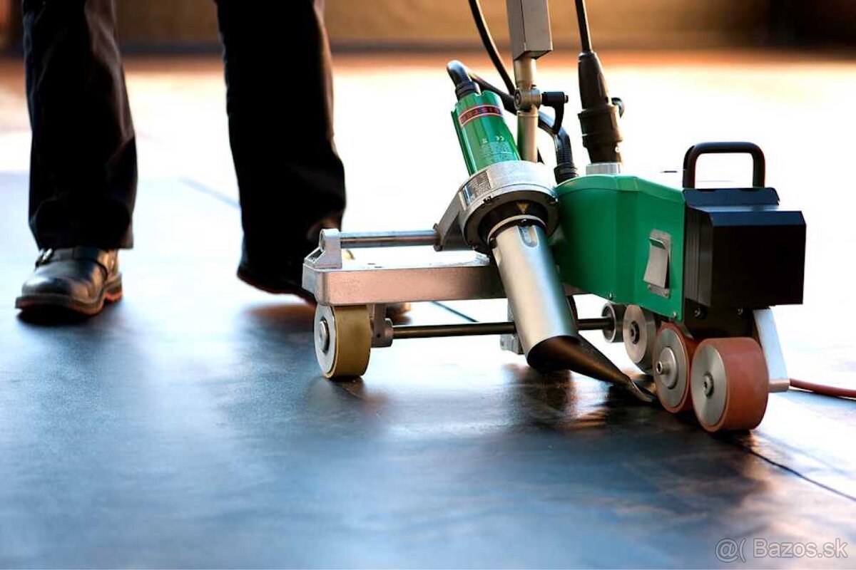 HĽADÁME IZOLATÉROV PLOCHÝCH STRIECH PVC FPO BITUMEN