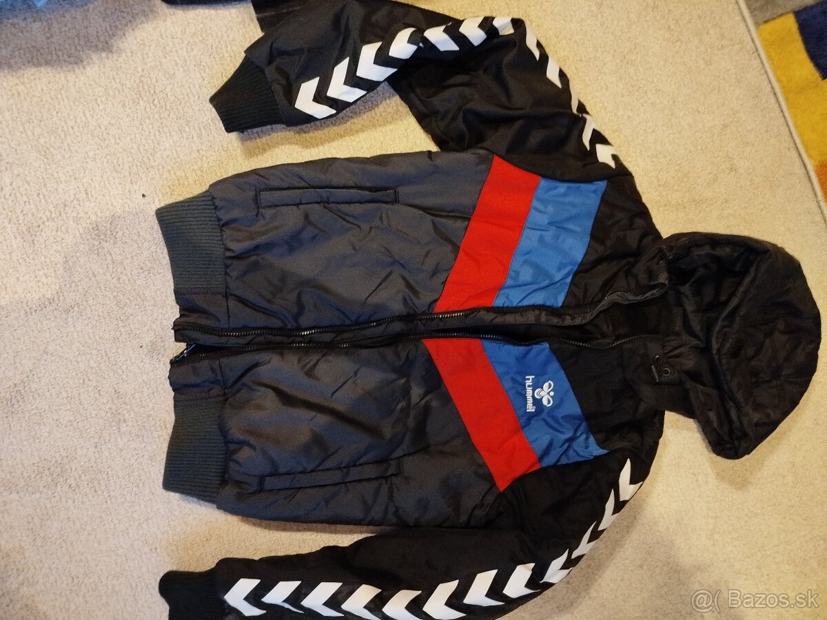Značková chlapčenská vetrovka Hummel