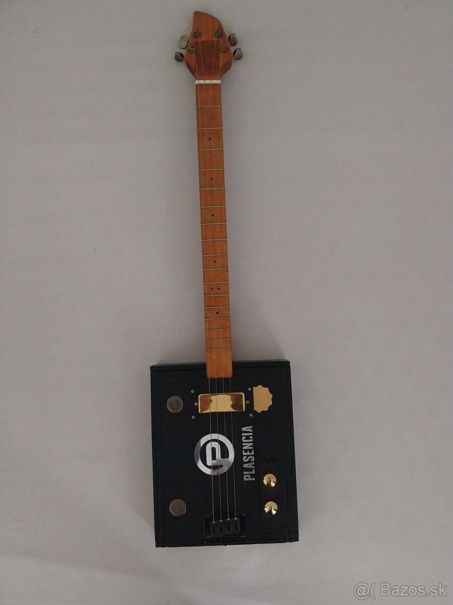Cigar Box Guitar - ručne vyrobená 4 strunová gitara