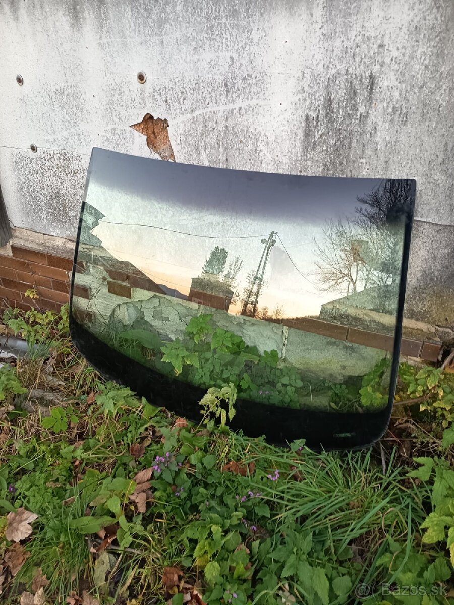 Predám predné okno na vw Touran 1T