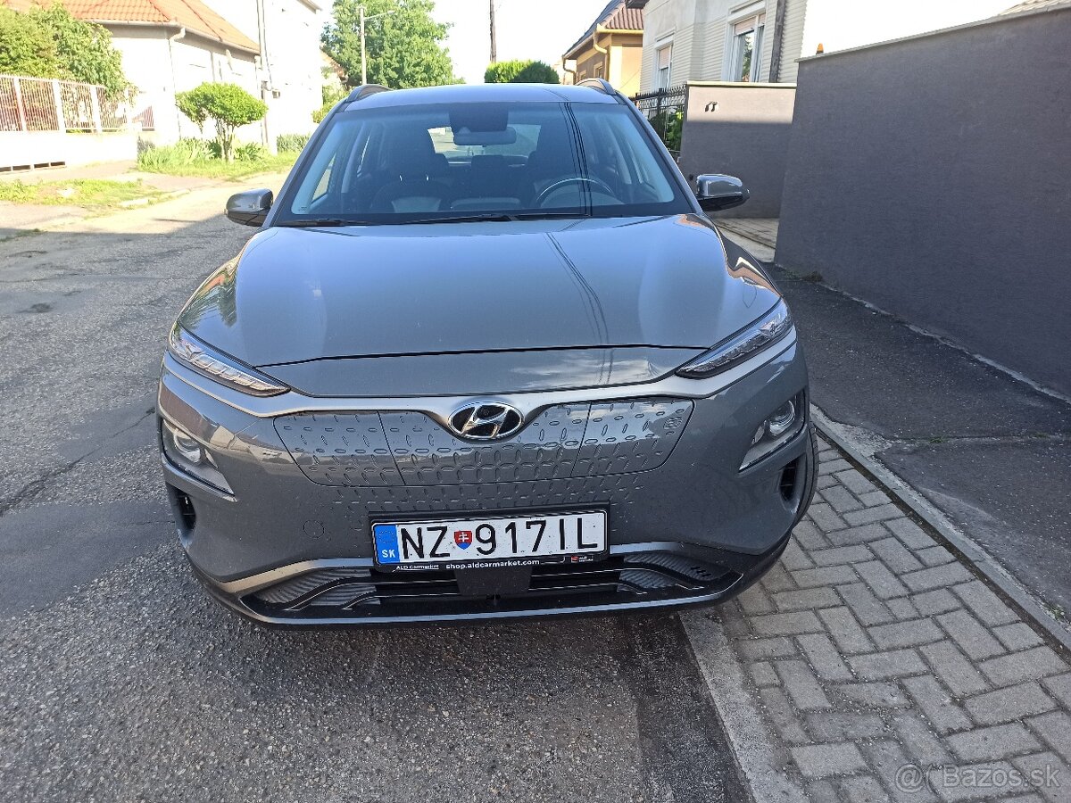 Hyundai Kona Electric 100, servisná kniha, záruka