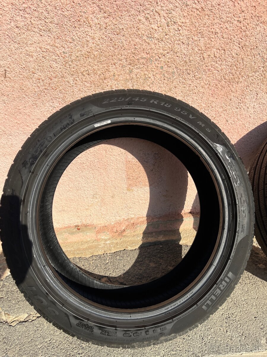 Predám jazdené zimné pneumatiky PIRELLI SOTTOZERO 225/45/18