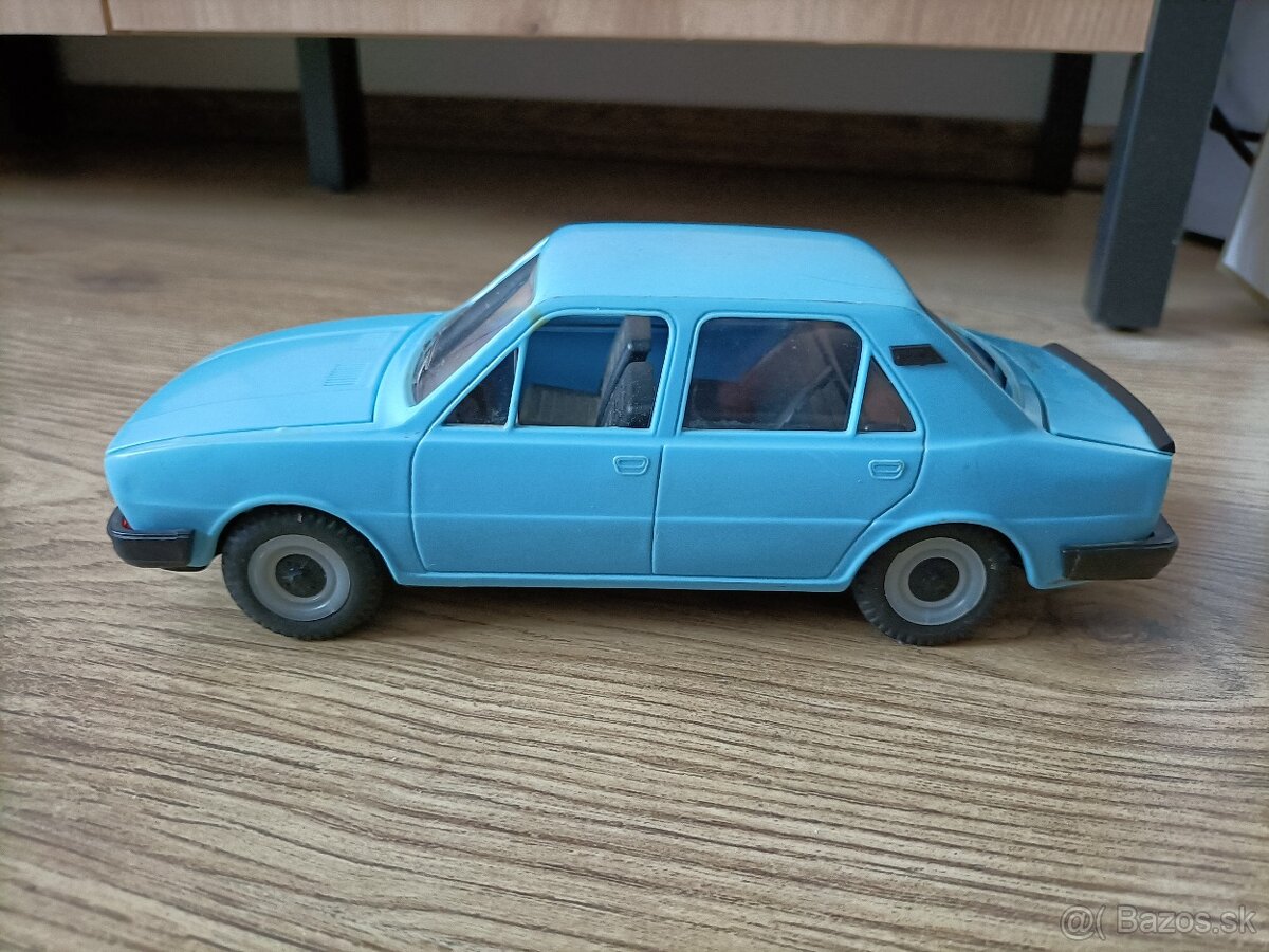Skoda 120 kaden retro hracka