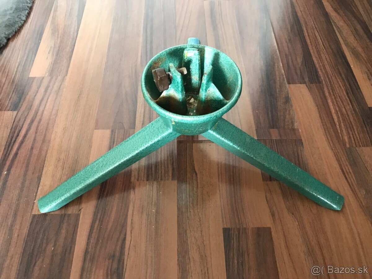 Retro stojan na vianočný stromček