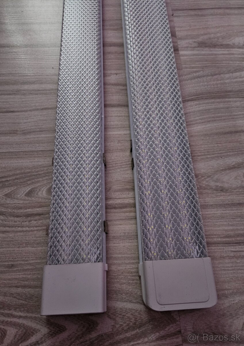 Led svetla 120cm priesvitne