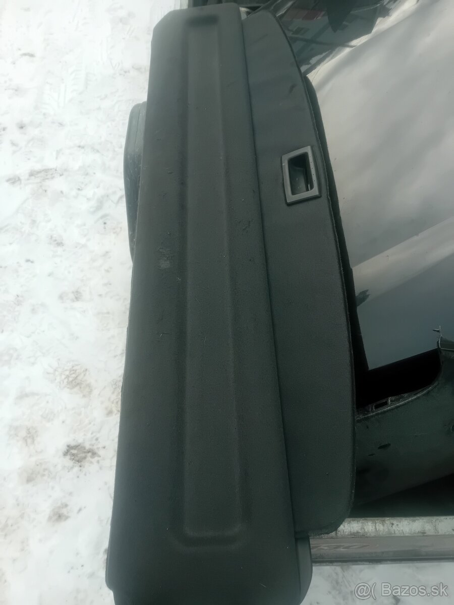 Predam zadnu roletu renault laguna 2