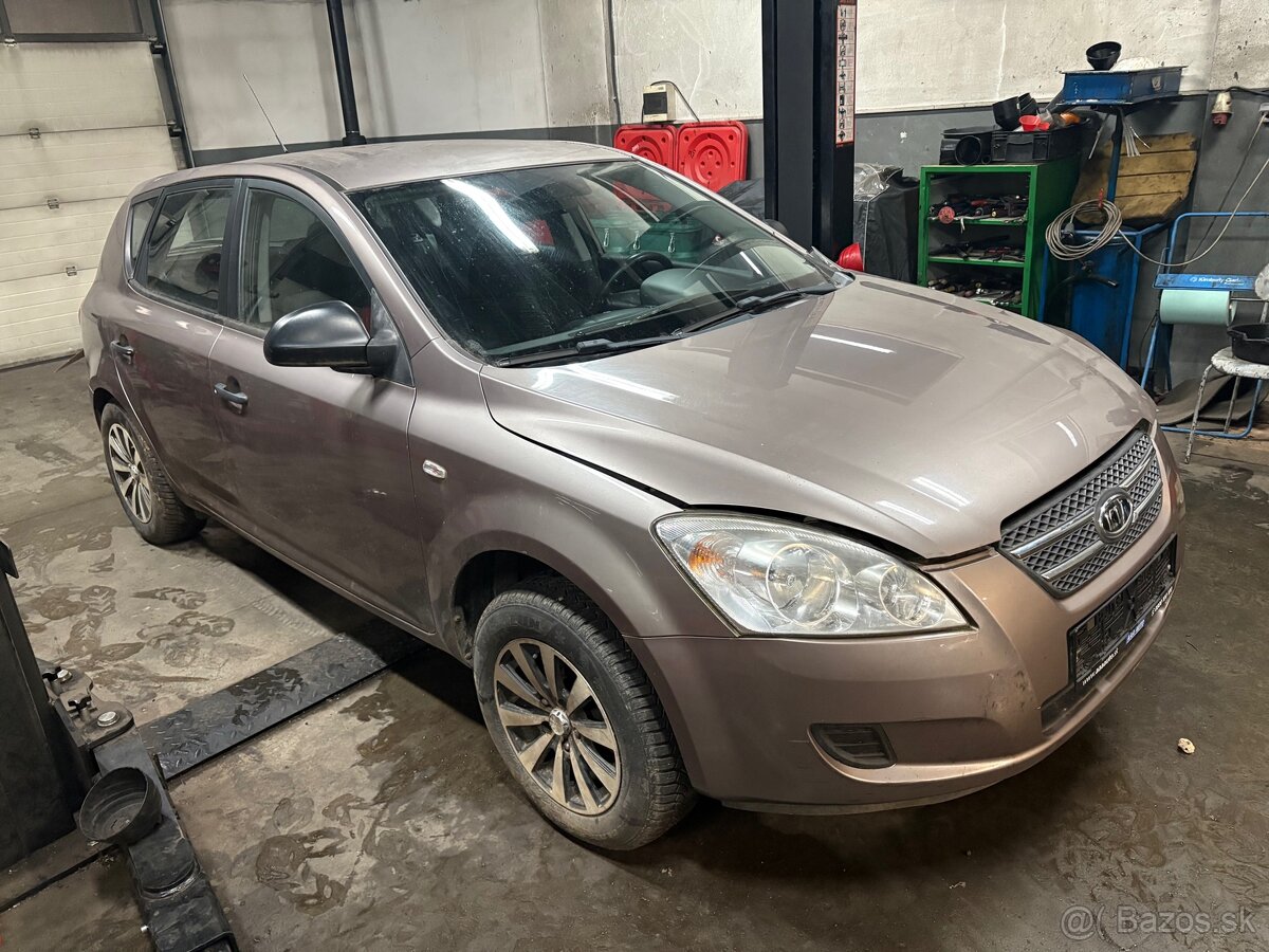 Kia Ceed 1,4 benzín