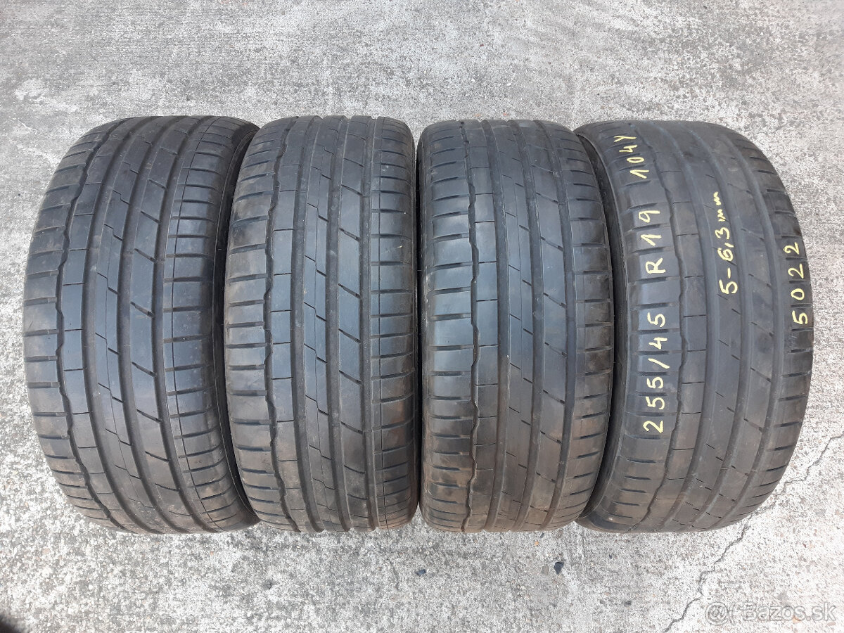 255/45 R19 -letné