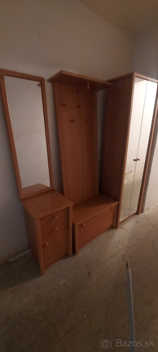 Vešiaková zostava
