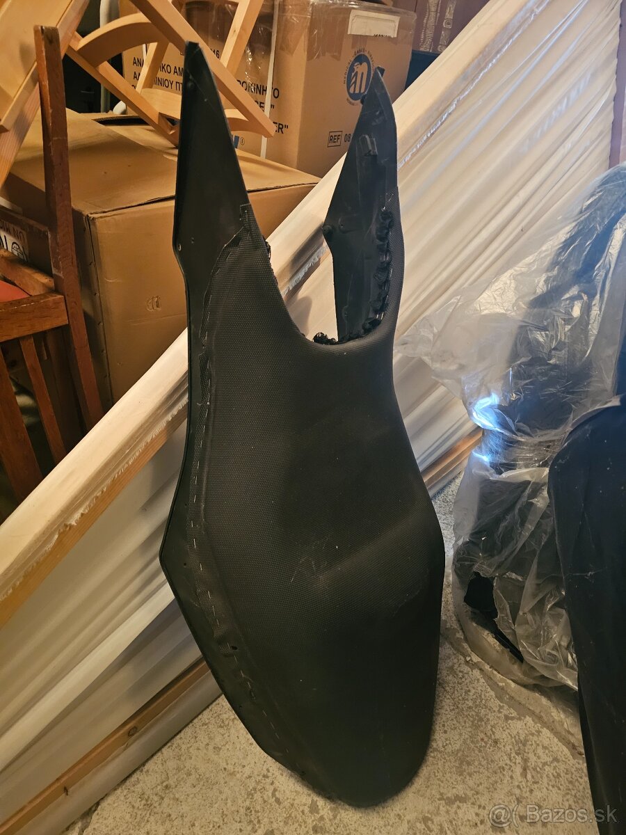 Nova sedacka na Aprilia Futura RST 1000