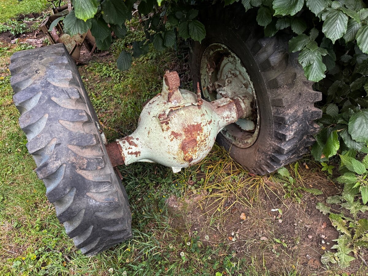 Zadnu napravu s kolesami V3S