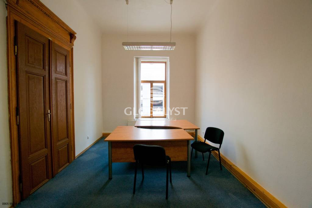 Reprezentatívne priestory s výmerou : 180 m2 – v centre mest