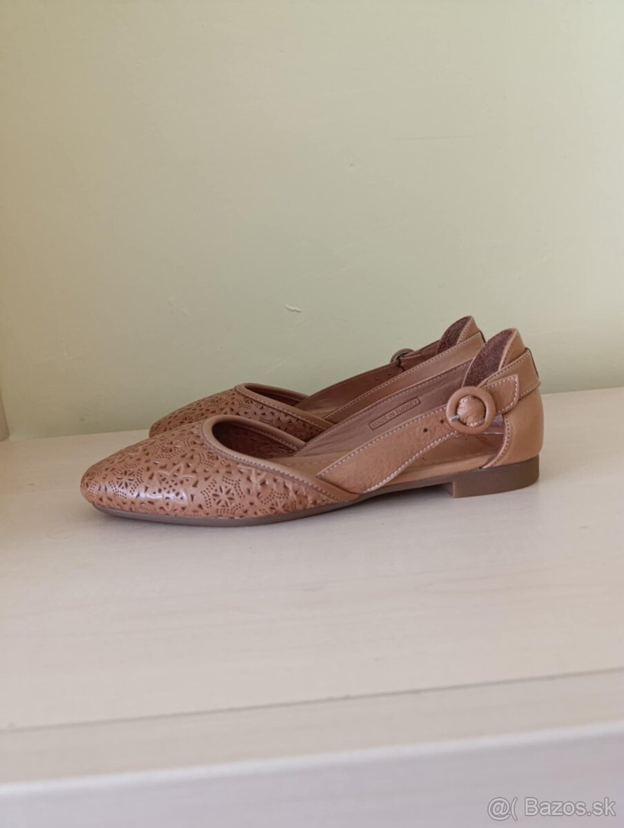 Dámske kožené topánky BATA