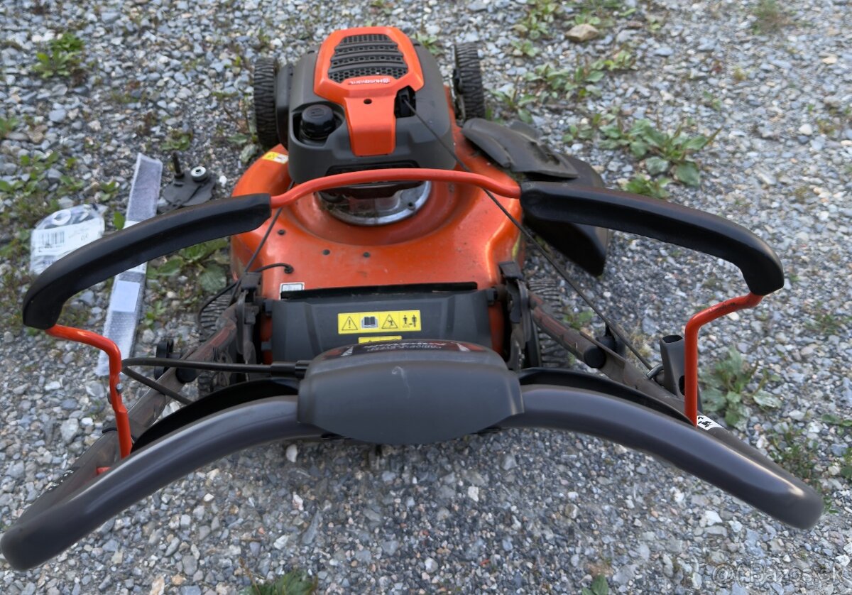 Husqvarna benzinova kosacka s pohonom