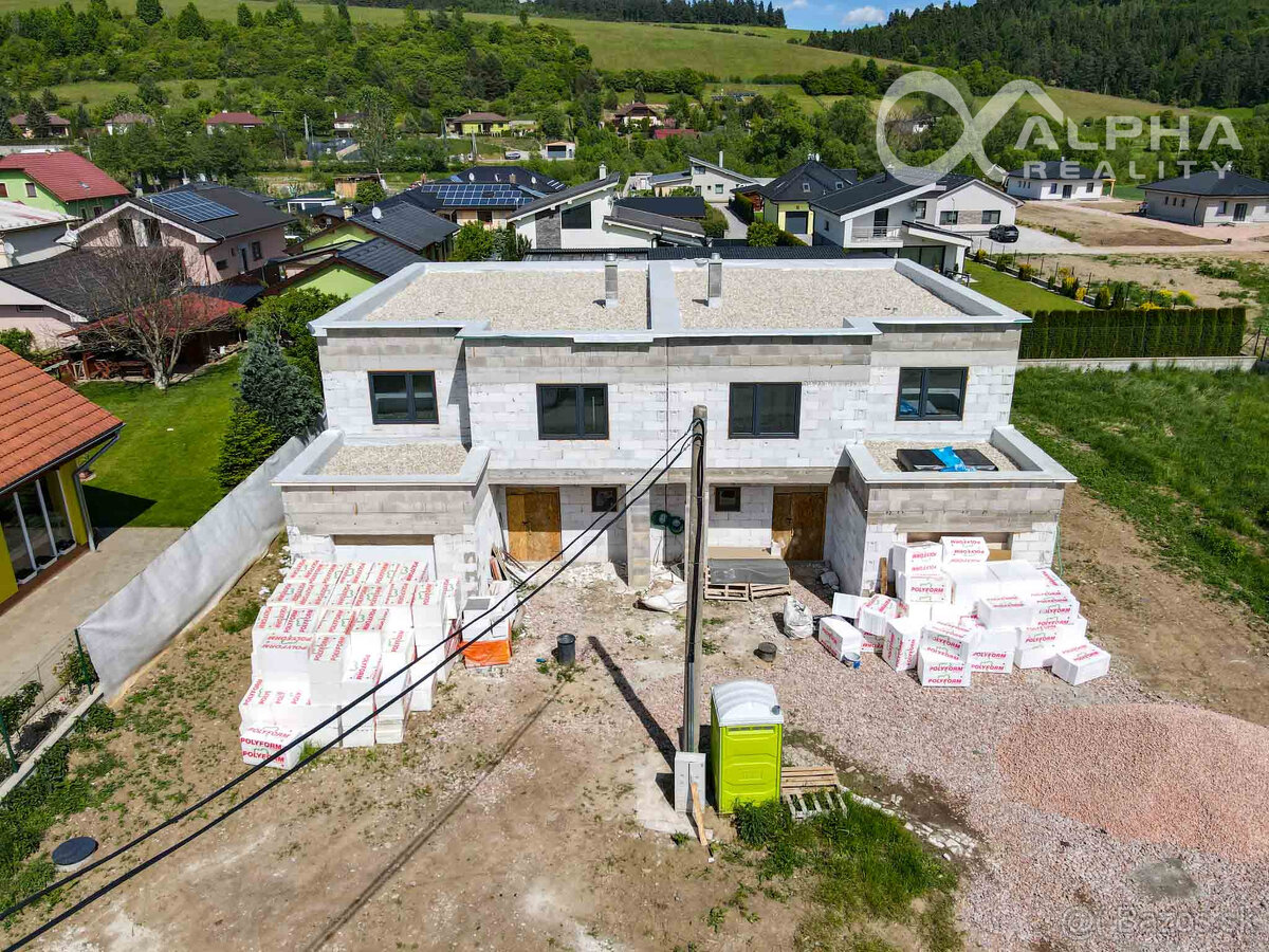 Rodinný dom s garážou, obec Harichovce, okres Spišská Nová V