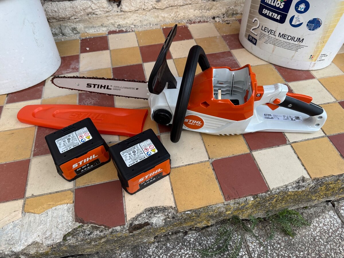Stihl msa 70 akú pila, baterky a nabíjačka