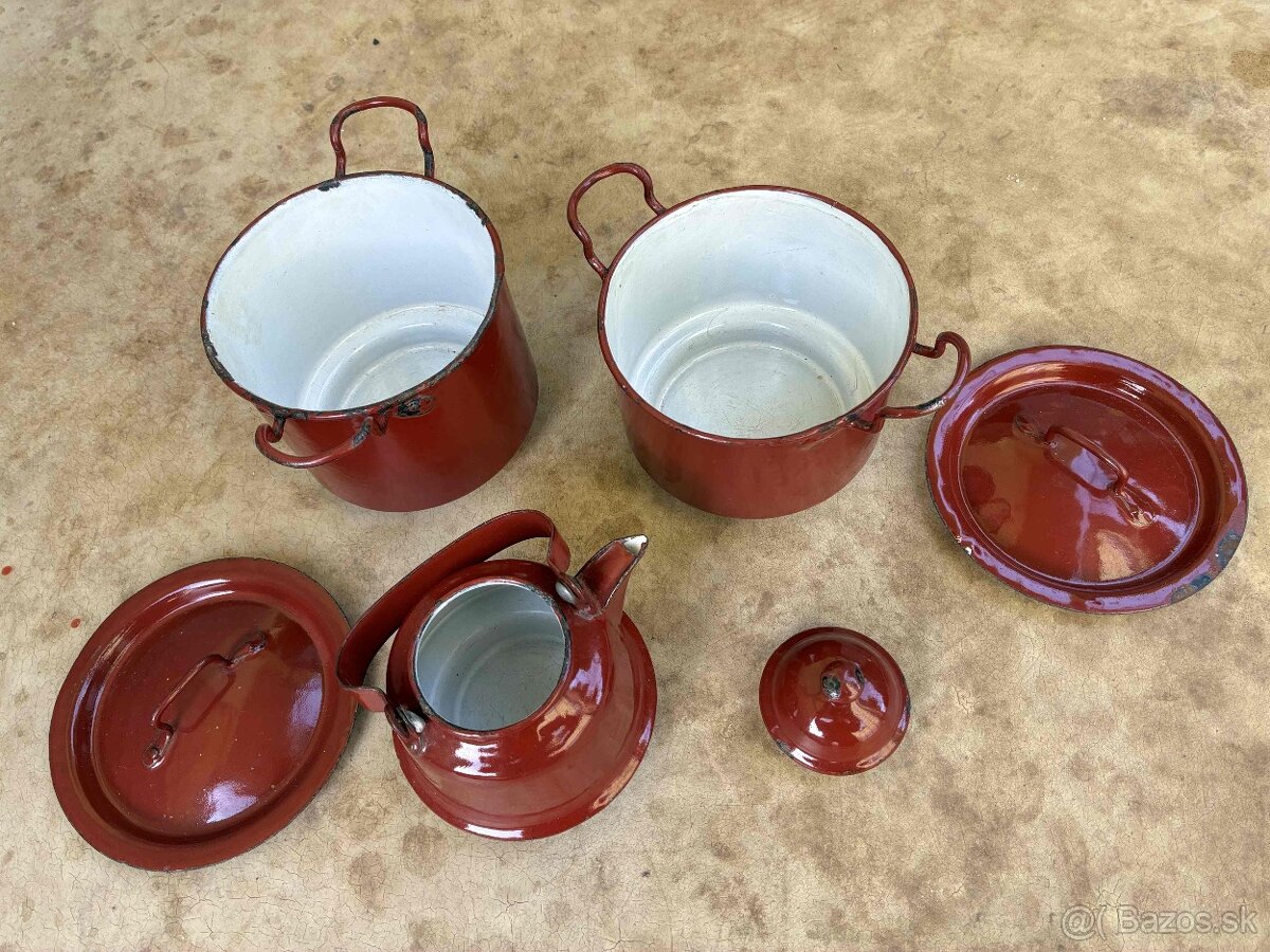 Smaltované starožitné nádobíčko