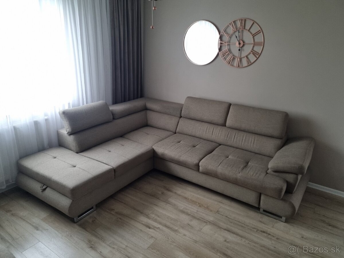 sedacia súprava + taburetky