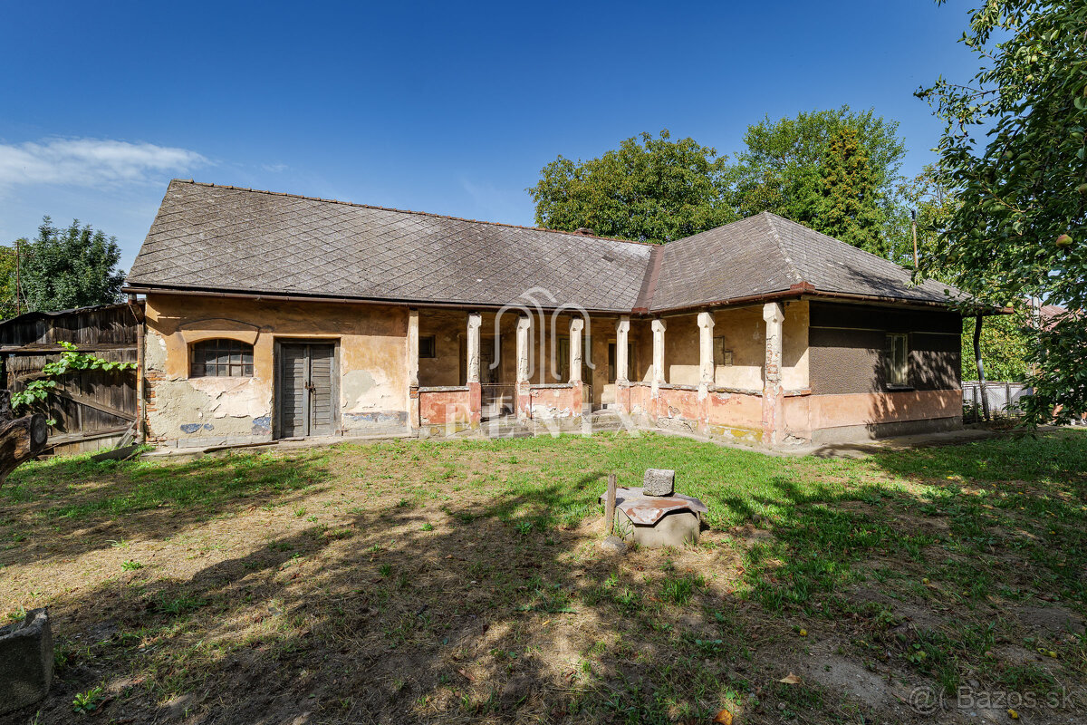 Rodinný dom s veľkou záhradou - Perín-Chym - Gomboš