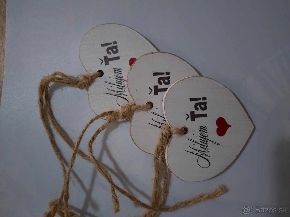 Predám drevené dekoračné srdiečka