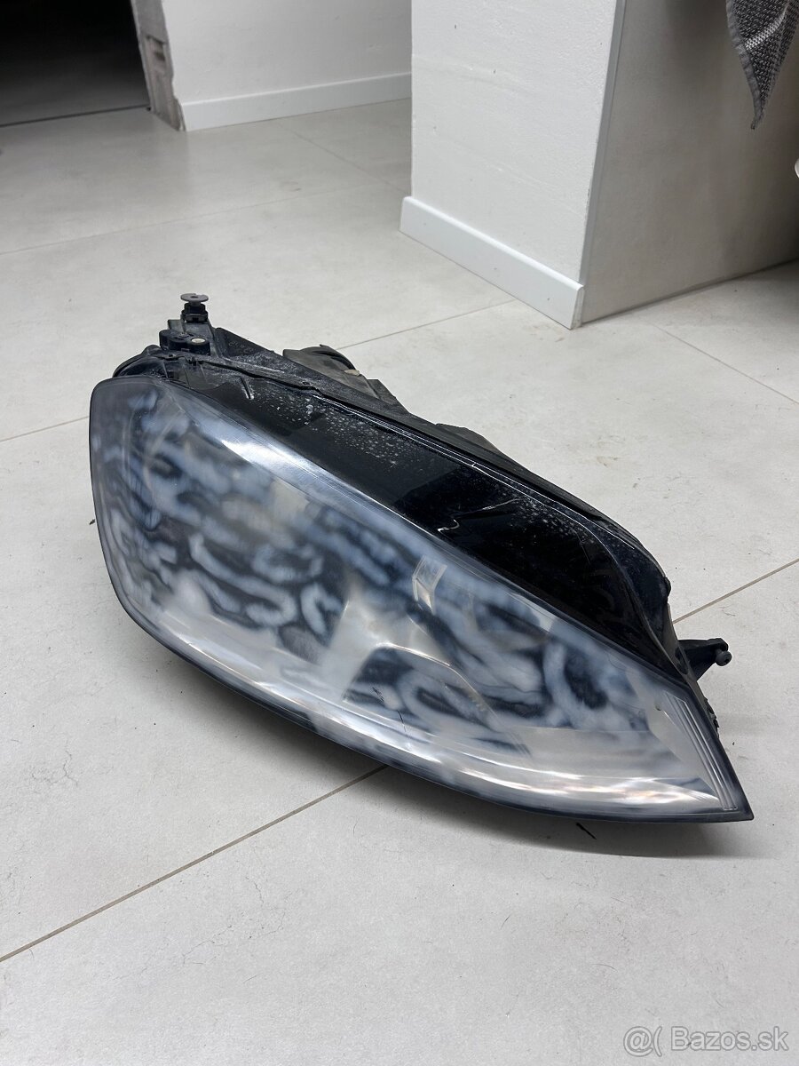 Pravý predný svetlomet VW Golf 7