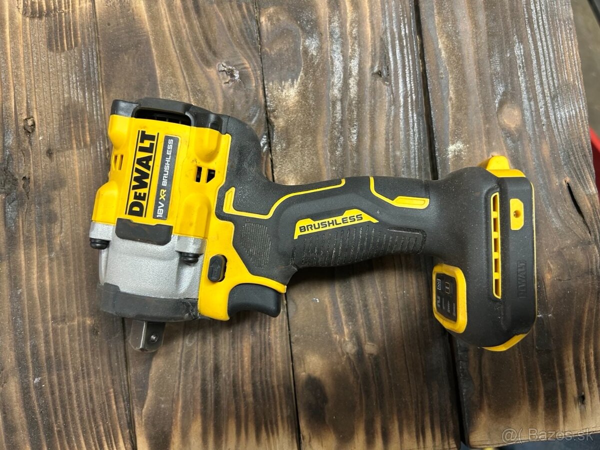 Dewalt rázový uťahovák dcf 922