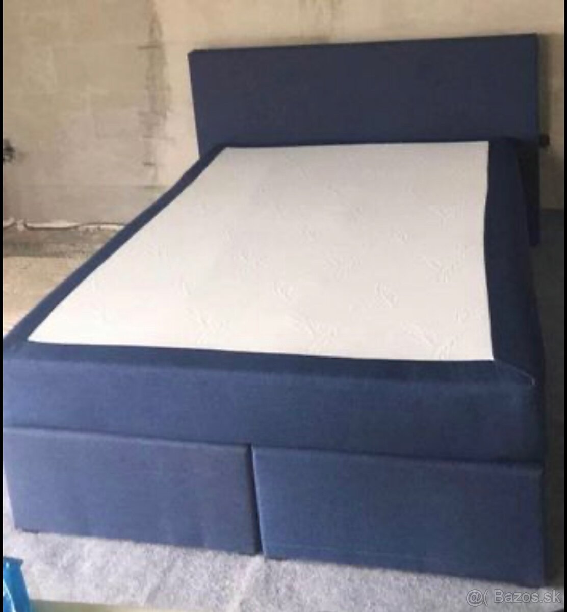 Manzelska posteľ