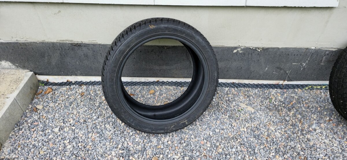 Zimna pneu 235/45 r18 1ks