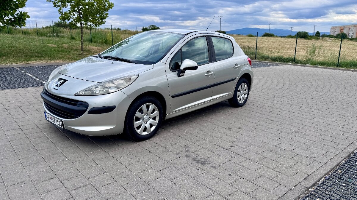 Peugeot 207 1.4 benzín 54kw