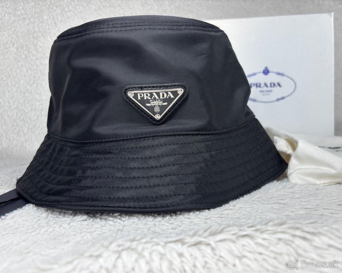 PRADA nylon bucket hat Black