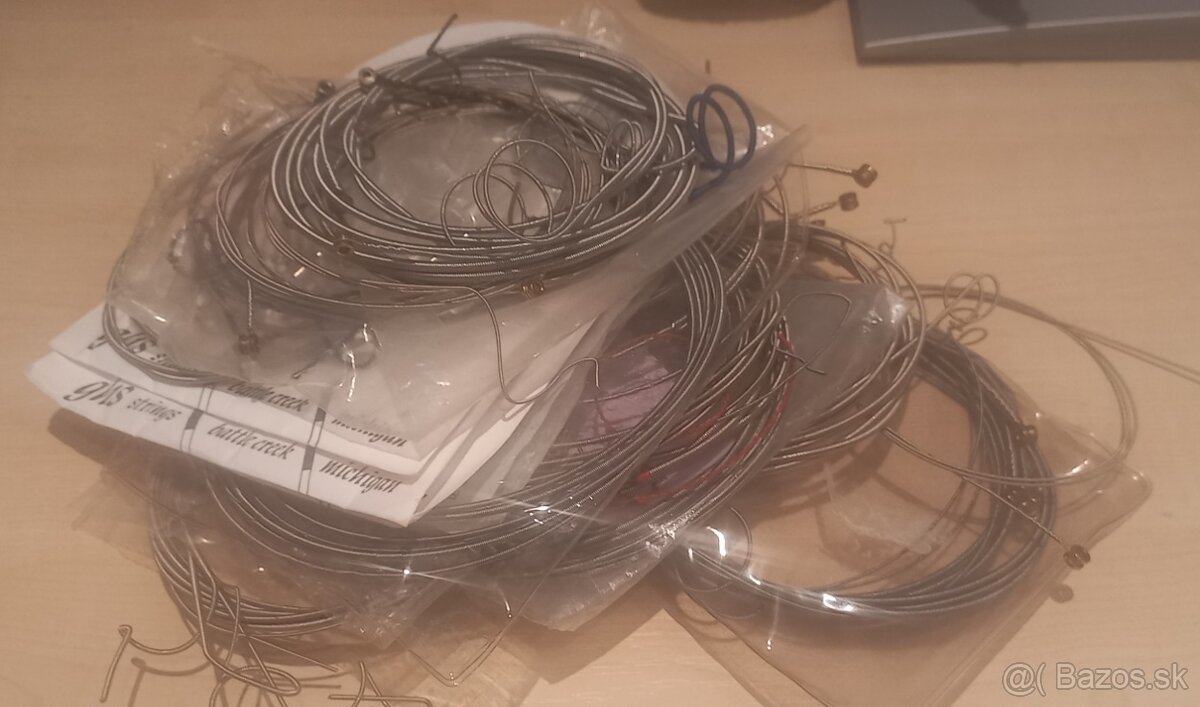 Darujem použité struny na basgitaru