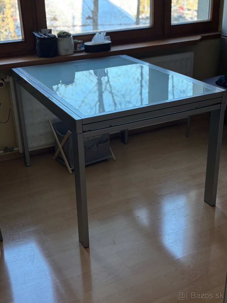 Kuchynský stôl - rozkladací