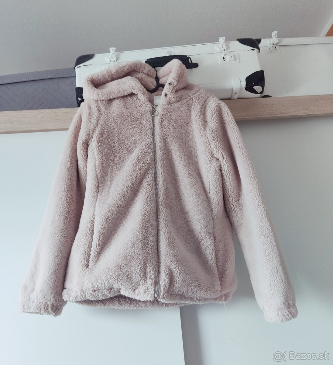 Huňatá bunda s kapucňou