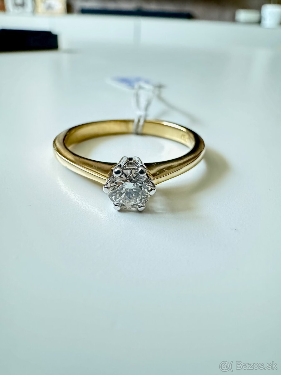 Zlatý briliantový prsteň 750/0.5ct