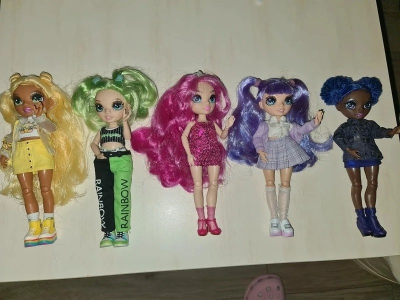 babika barbie rainbow high junior