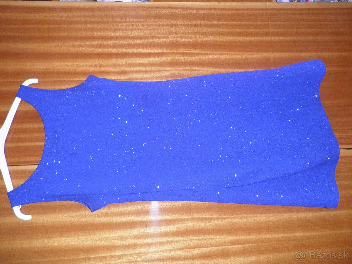 spoločenské šaty, kostýmy