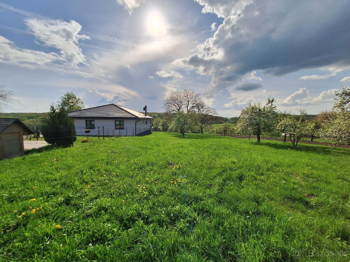Stavebný pozemok v krásnom prostredí blízko Košíc, 2.700 m2.