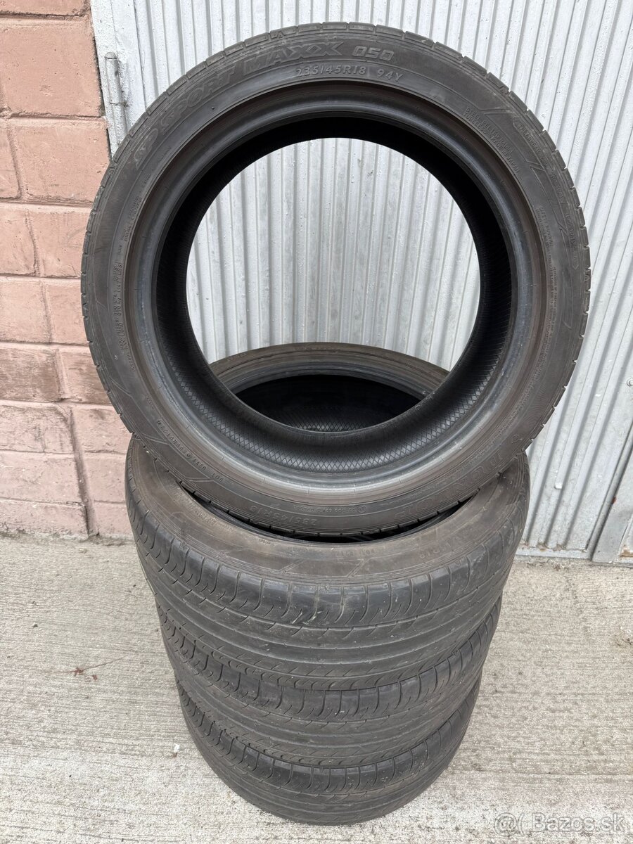 Letne pneumatiky DUNLOP 235/45 R18