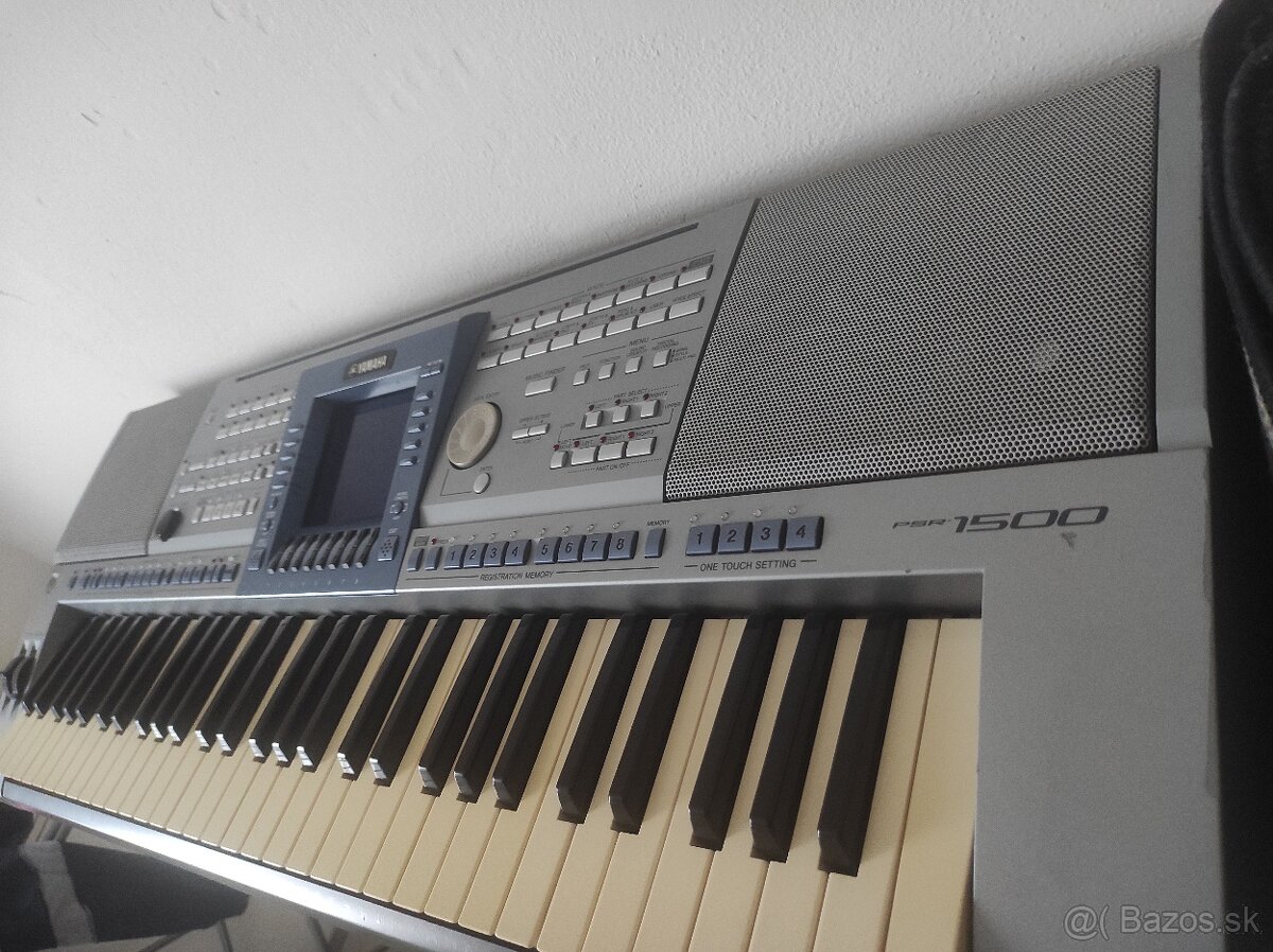 YAMAHA PSR 1500