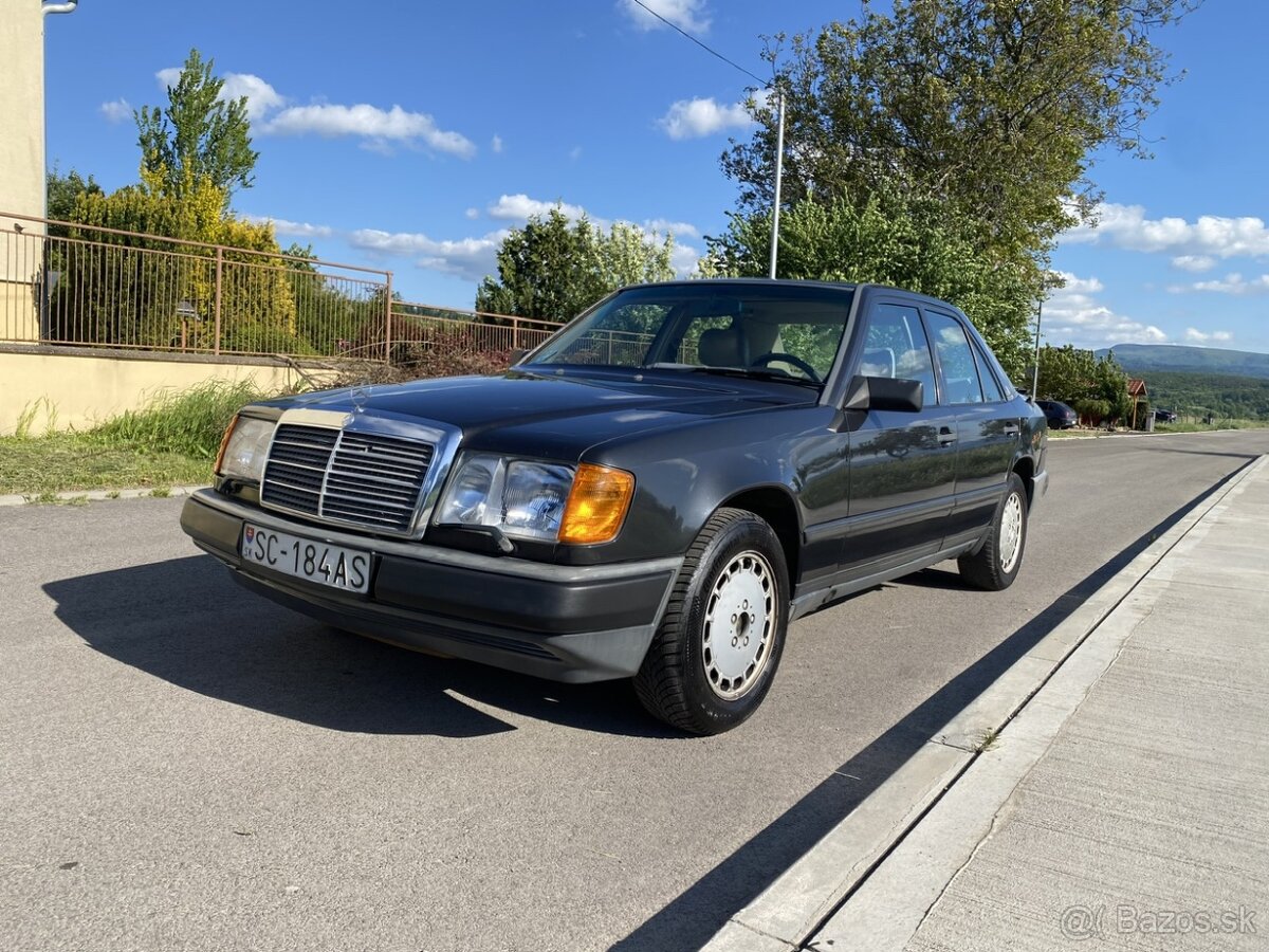 Mercedes-Benz W124 230E