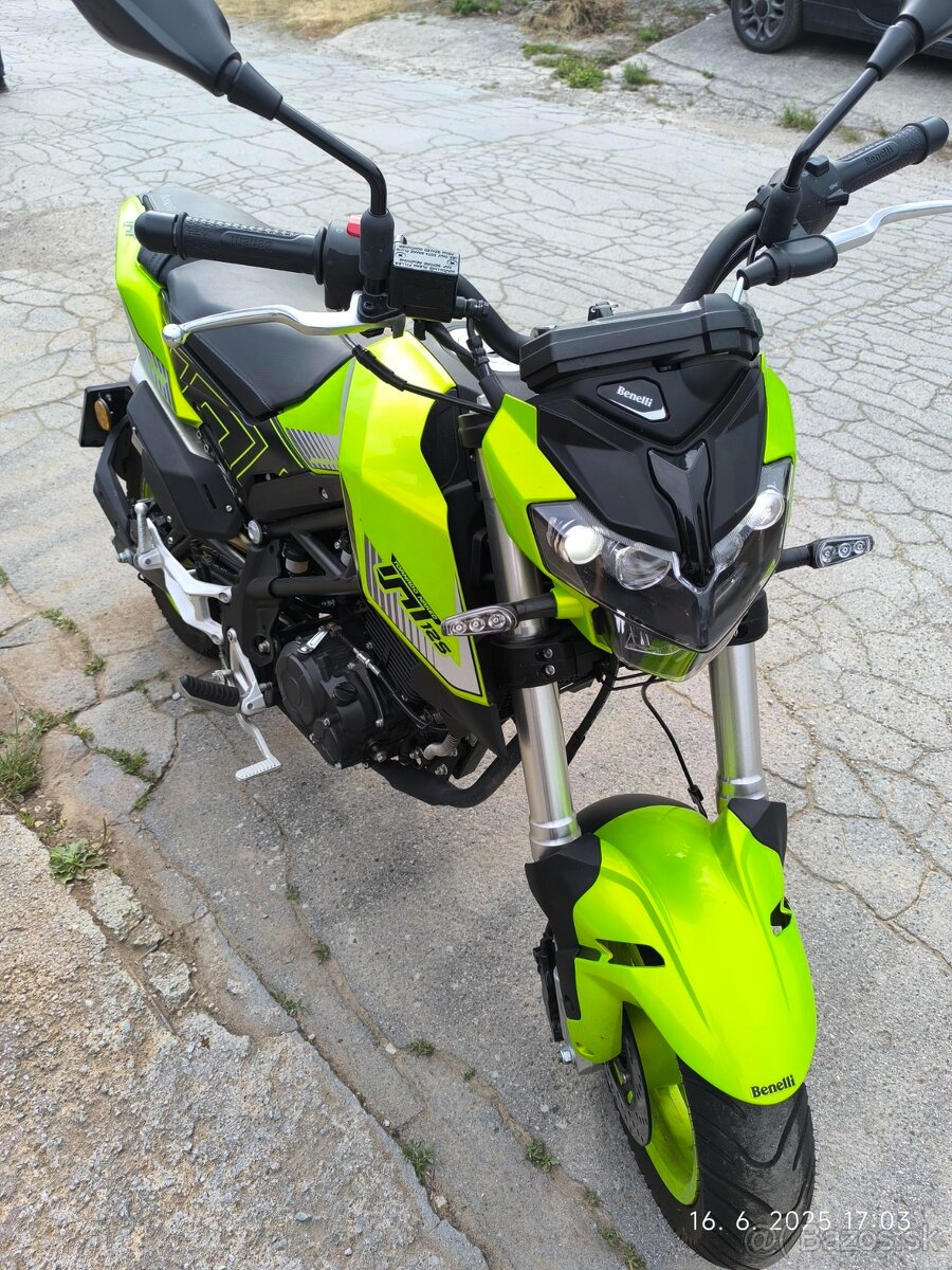 Benelli TNT125 green