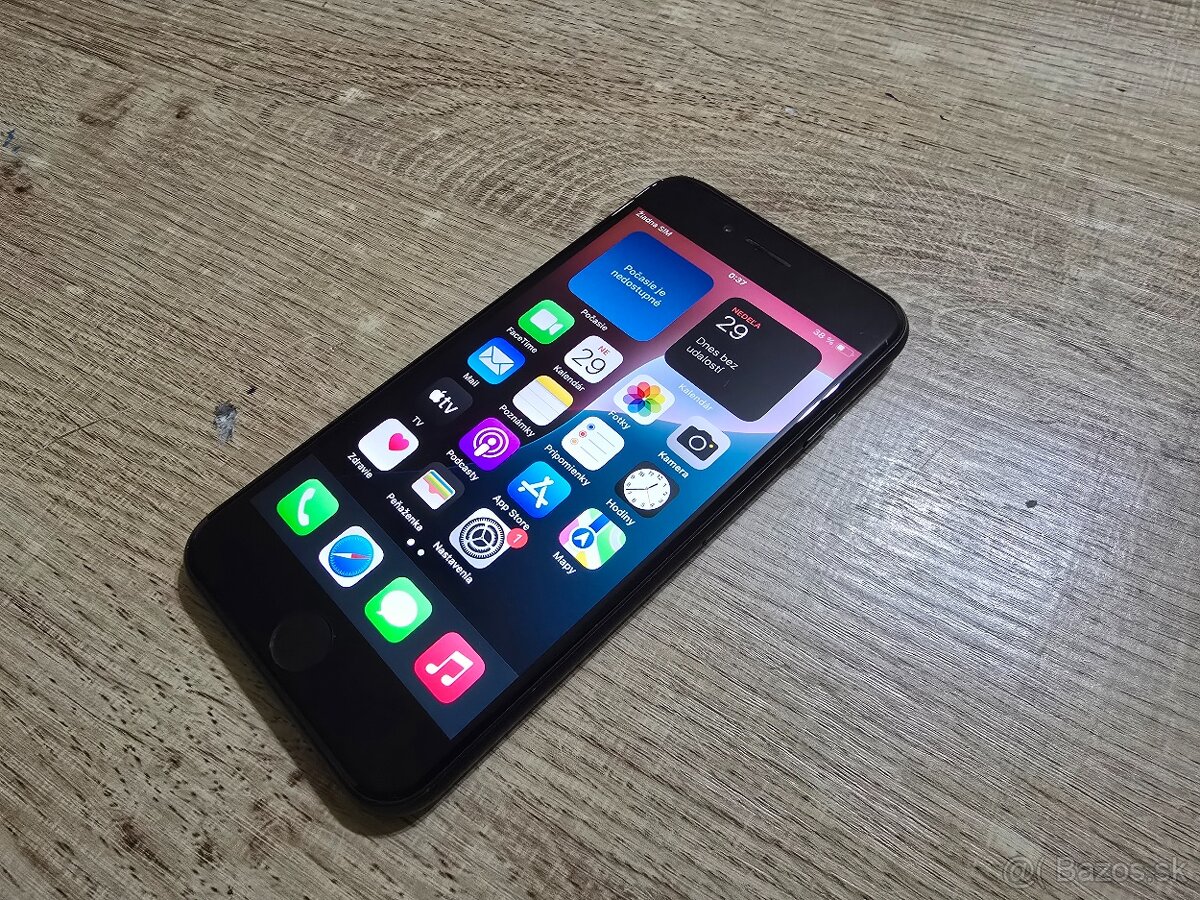 Iphone se 2020 128gb s novou bateriou v super stave plnefunk