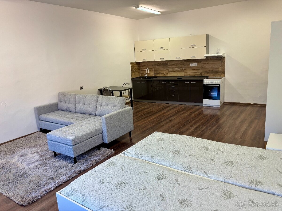 Na prenájom veľký 1-izbový byt centrum Banská Bystrica