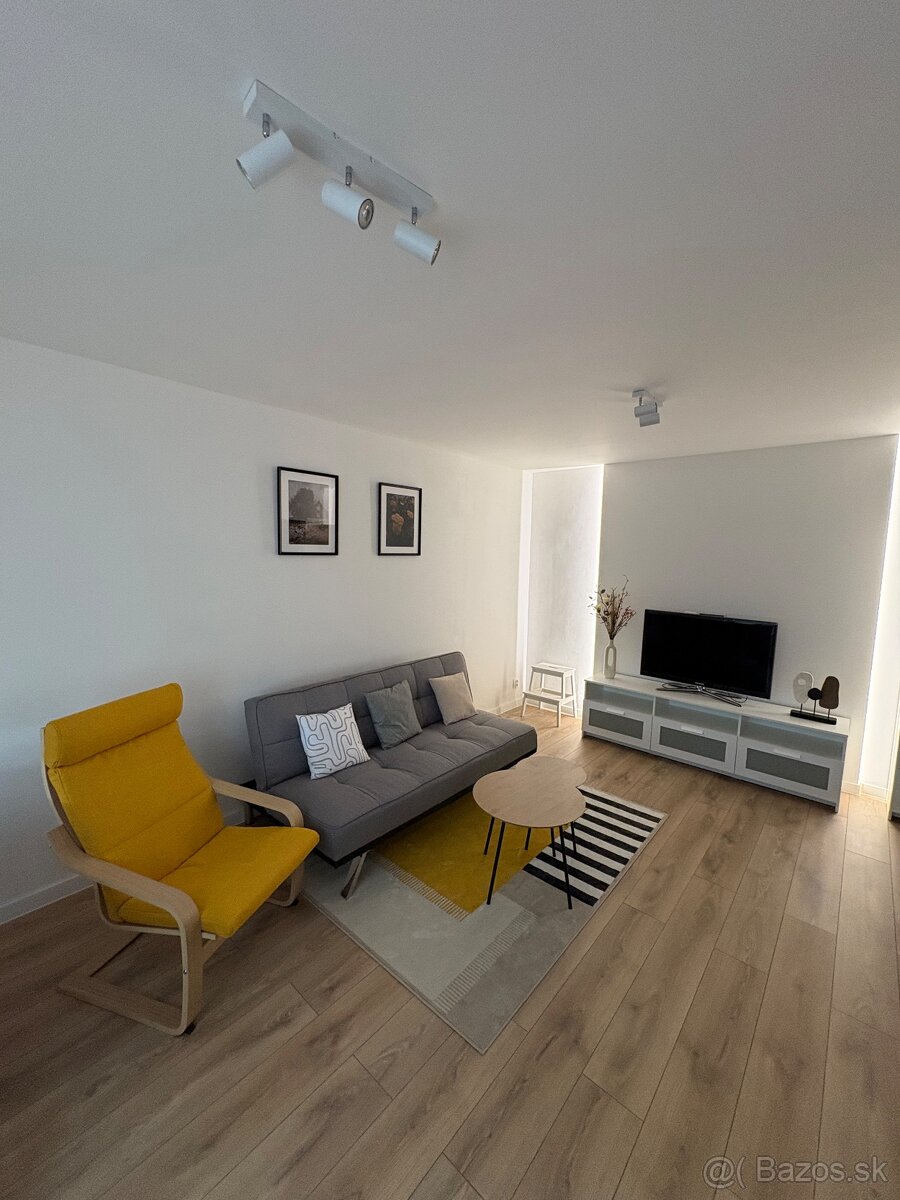 Na prenájom - For Rent - 1,5-izbový byt, Košice – Hlinkova