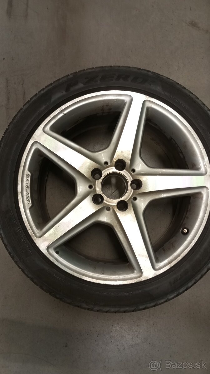 Dvojrozmerné disky Mercedes-Benz s pneumatikami