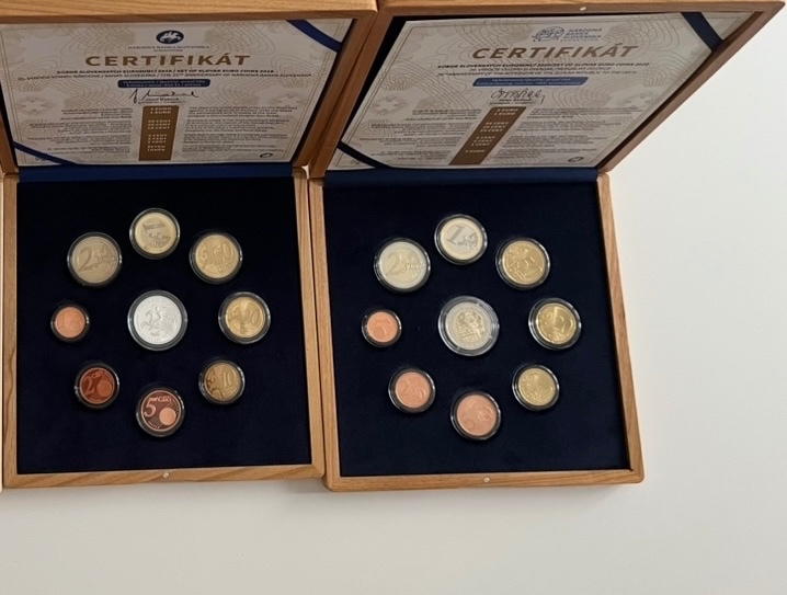 Sady euromincí v drevenej kazete