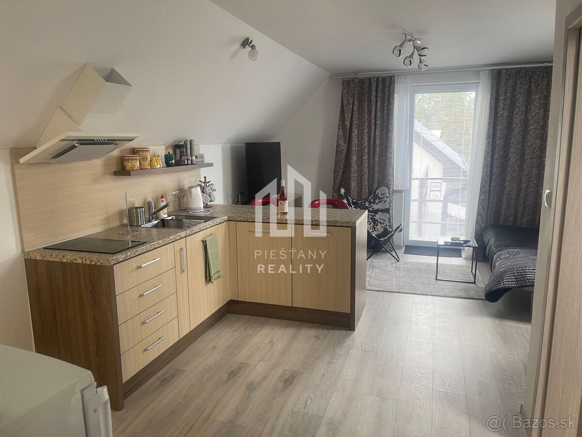 Na prenájom 2-izbový byt v dome takmer v centre, Piešťany