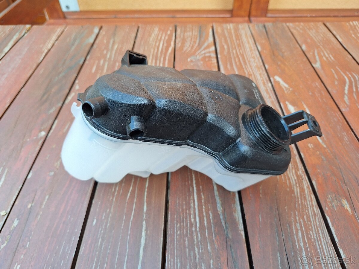 Expanzná nádoba na Ford Mondeo